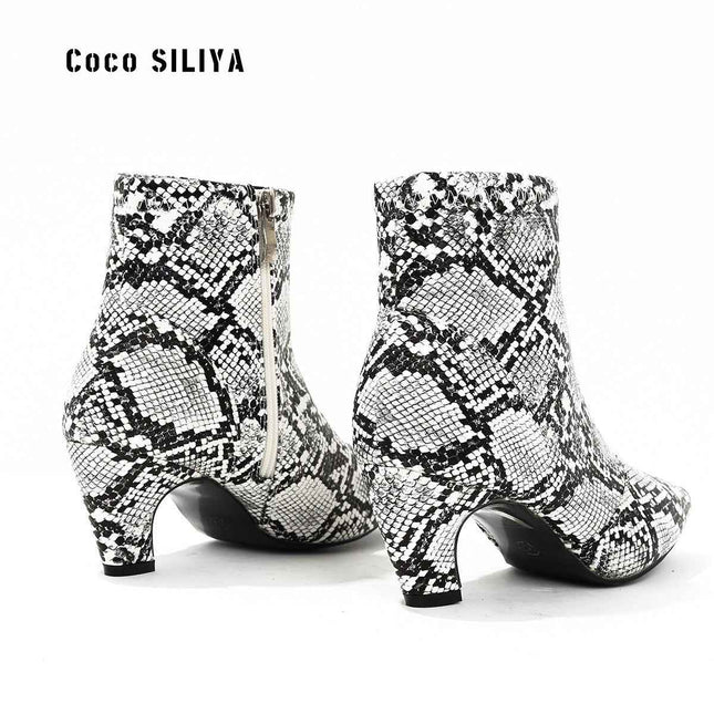 Elegant Large Pointed Toe : Thick Heel Boots