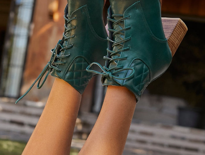 <p>XCLUSIVE CHOICES</p><h2>Where Luxury Meets<br/>Fashion.</h2>